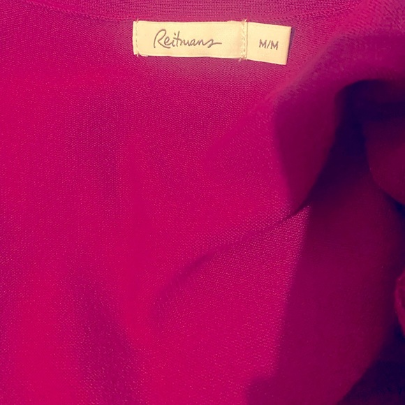 🩷REITMANS🩷Plum V-neck Zipper cardigan in medium. Zipper pockets on the front. - Picture 9 of 11